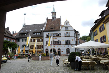 Marktplatz mit Rathaus Staufen im Breisgau