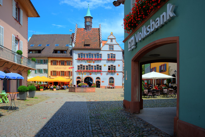 Rathaus und Marktplatz - Staufen im Breisgau