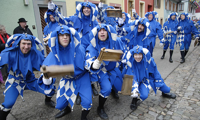 Schelmen der Schelmenzunft Staufen im Breisgau