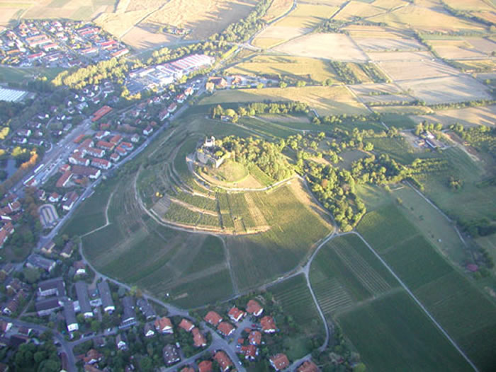 Schlossberg Staufen aus der Vogelperspektive